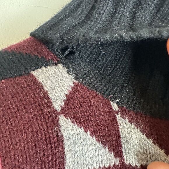 Cynthia Rowley Black Lambs Wool Blend Oversized Sweater Poncho M Aztec - Picture 8 of 10